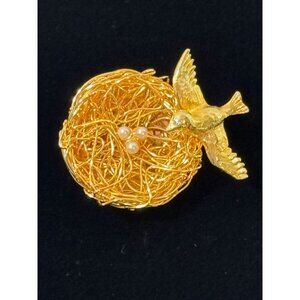 Vintage Jeanne Bird & Nest Brooch With Faux Pearls Gold Tone, 1.5"